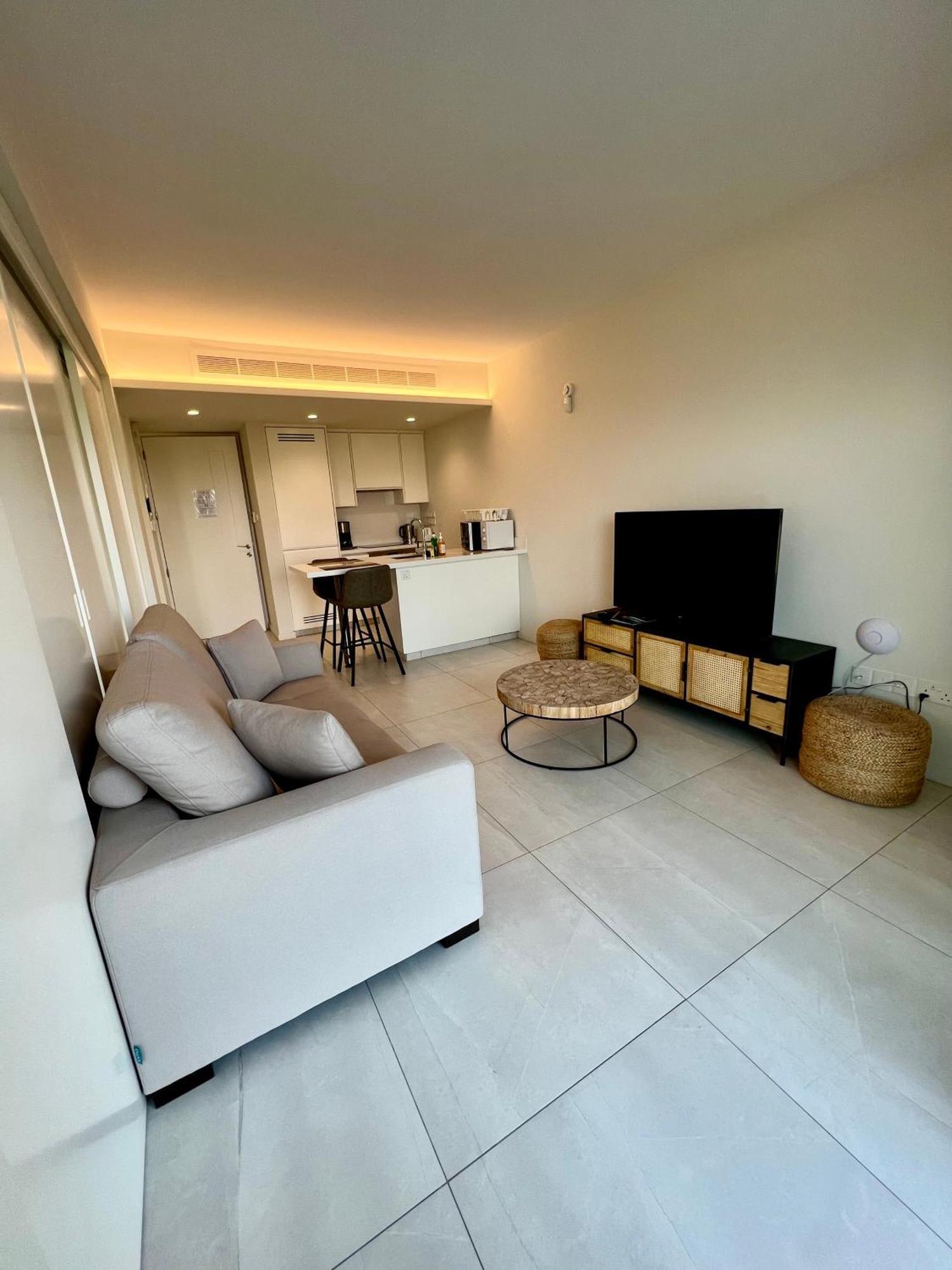 Emerald Suites Protaras Extérieur photo